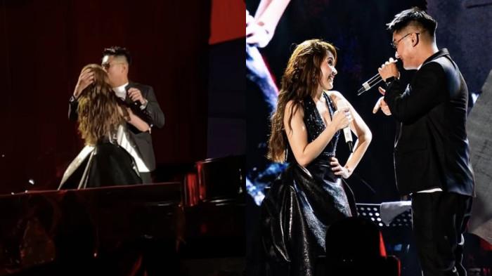 DUET - Penampilan artis Boy William jadi bintang tamu kejutan di konser tunggal pedangdut Ayu Ting Ting pada Sabtu (9/8/2025). 