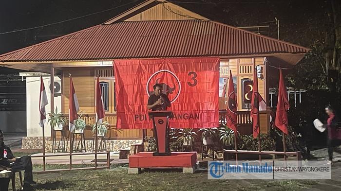 ACARA PARTAI - PDIP Bitung gelar acara peringatan 30 tahun tragedi Kuda Tuli 1996 pada Minggu (26/7/2026). Anggota DPC dan PAC antusias ikut lomba pidato 'Mimbar Bebas'.
