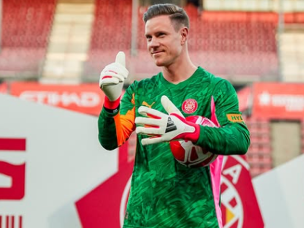 Sebelum bersaing dengan Maarten Paes di Ajax Amsterdam, Marc-Andre ter Stegen pergi dulu ke Inggris.