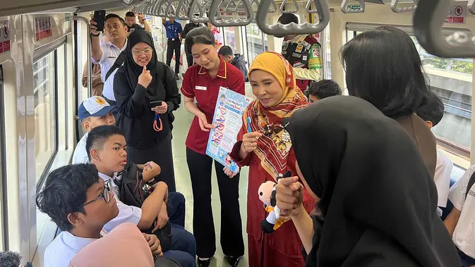 Sebanyak 50 murid penyandang disabilitas mengikuti edukasi kesehatan gigi dan praktik menyikat gigi di LRT Jabodebek rute Stasiun Halim–Stasiun Jatimulya, Selasa (28/7/2026). (Istimewa)