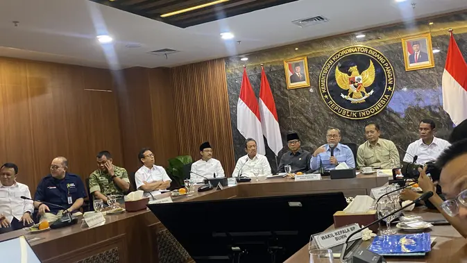 Menteri Koordinator (Menko) Bidang Pangan Zulkifli Hasan Kantor Kemenko Bidang Pangan, Selasa (28/7/2026). (Foto: Liputan6.com/Devira P)