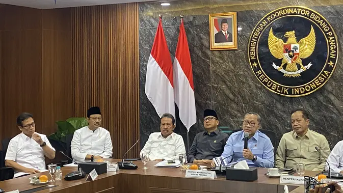 Menteri Koordinator (Menko) Bidang Pangan Zulkifli Hasan Kantor Kemenko Bidang Pangan, Selasa (28/7/2026). (Foto: Liputan6.com/Devira P)