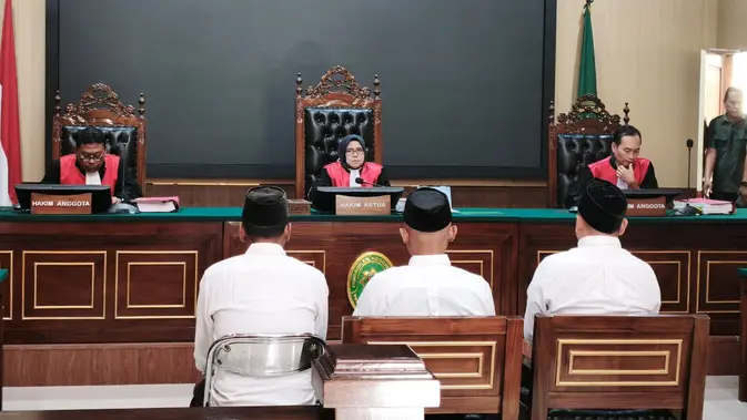 Para terdakwa ketika di ruang persidangan di Pengadilan Negeri Blora. (Liputan6.com/istimewa).