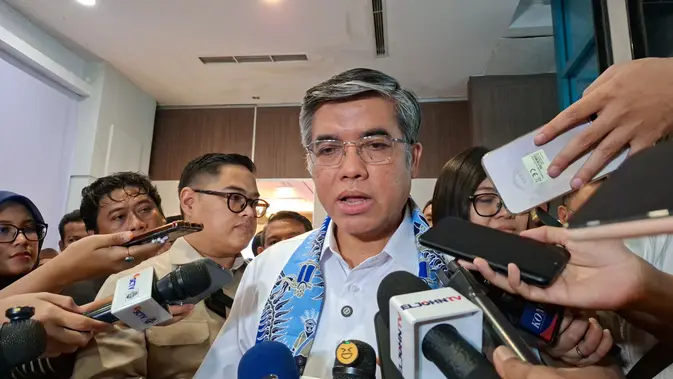 Menteri Ketenagakerjaan, Yassierli usai Rapat Kerja Nasional Konfederasi Serikat Pekerja Indonesia (KSPI), di Jakarta, Selasa (23/6/2026). (Foto: Liputan6.com/Arief RH)
