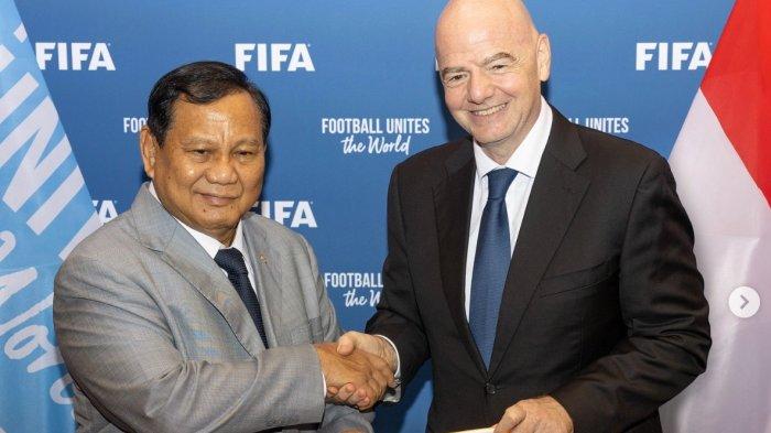 Pertemuan Presiden FIFA Gianni Infantino dengan Presiden Indonesia terpilih Prabowo Subianto di kantor FIFA di Paris.