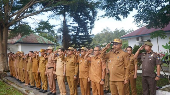 PEMKAB KOLTIM - Aparatur Sipil Negara (ASN) Pemkab Kolaka Timur saat apel pagi, Senin (30/3/2026). Pemkab Kolaka Timur Sulawesi Tenggara berencana menerapkan kebijakan Work From Home (WFH) bagi Aparatur Sipil Negara (ASN) setiap Jumat mulai pekan depan, Jumat (10/4/2026).(Dok : Pemkab Koltim)