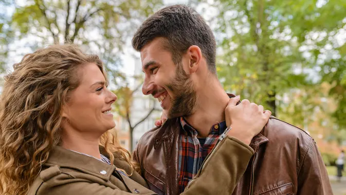 Hubungan keduanya juga didukung oleh kecenderungan untuk menghindari permainan emosi (Sumber: Pexels.com)