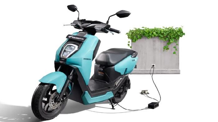 HONDA ICON E - Motor Listrik Honda ICON e:. Honda ICON e: sangat cocok bagi pengguna aktif yang ingin mobilitas lebih fleksibel dengan tetap memperhatikan gaya hidup modern.