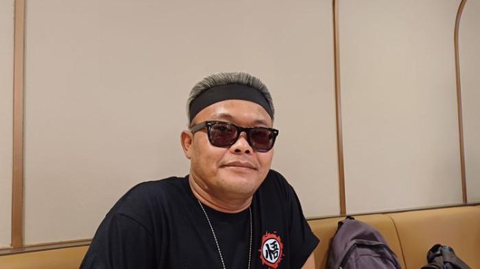 CERITA SULE -- Sule menceritakan momen perkenalannya dengan suami baru Nathalie Holscher, Aripat, via video call, serta memberikan ucapan selamat atas pernikahan mereka pada 22 Juli 2026.