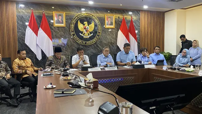 Menteri Agama (Menag) Nasaruddin Umar dalam Rakortas Penyelenggaraan Program Makan Bergizi Gratis (MBG) di Kantor Kementerian Koordinator (Kemenko) Bidang Pangan, Rabu (29/7/2026). (Liputan6.com/Vira)
