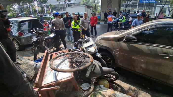LAKA MAUT - Kecelakaan maut di Jalan Soekarno Hatta dekat Terminal Leuwipanjang, Bandung, Jawa Barat, Rabu 29 Juli 2026 siang. Setidaknya 1 orang tewas.