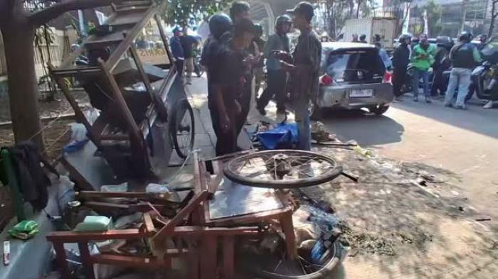 LAKA MAUT - Kecelakaan maut di Jalan Soekarno Hatta dekat Terminal Leuwipanjang, Kota Bandung, Jawa Barat, Rabu 29 Juli 2026 siang. Setidaknya 1 orang tewas.