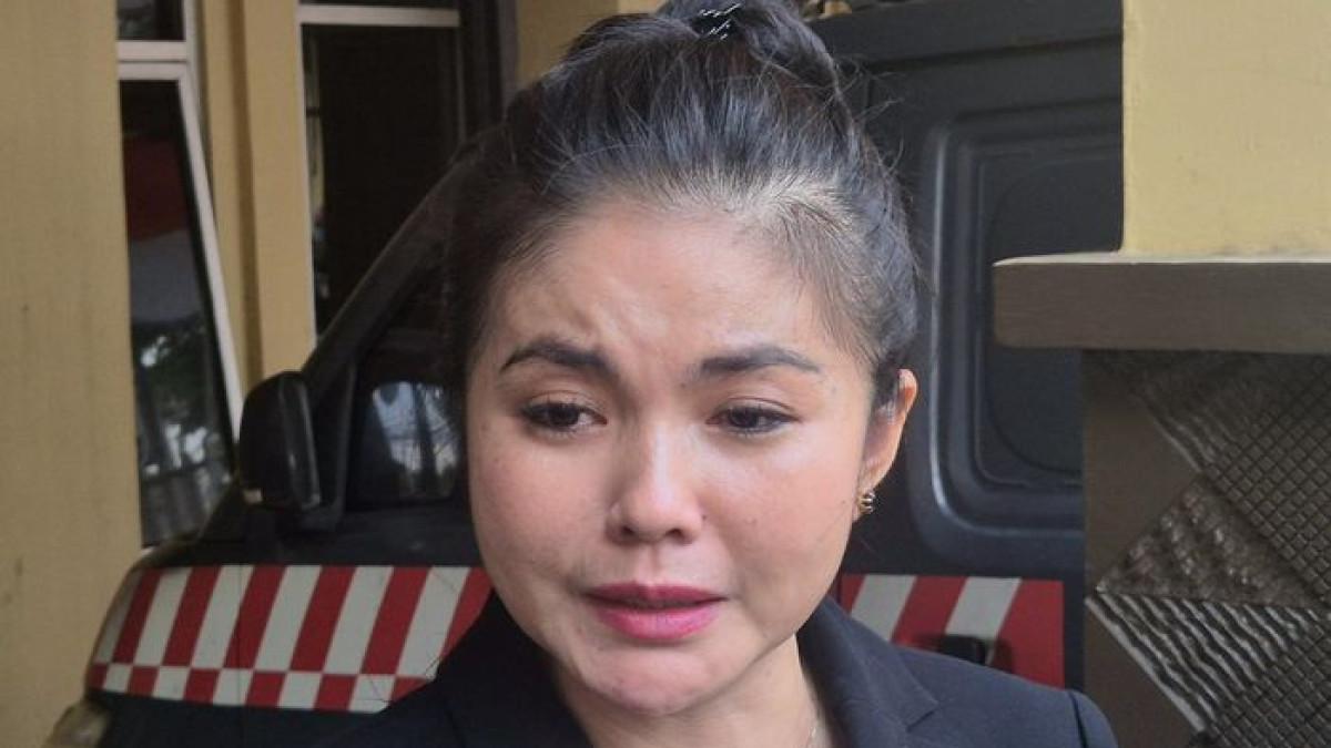 KABAR ARTIS - Karina Ranau saat ditemui di Polsek Jakarta Selatan, Rabu (29/7/2026).