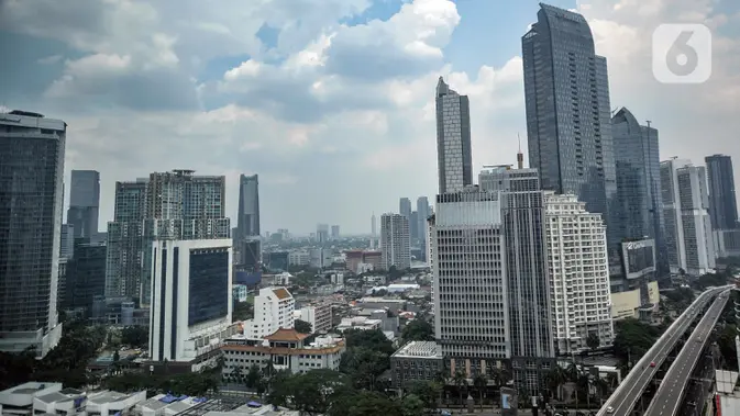 Pemandangan gedung-gedung tinggi di kawasan Jakarta. investasi yang masuk ke Indonesia sepanjang Januari-Juni 2026 mencapai Rp 1.010,6 triliun. (merdeka.com/Iqbal S. Nugroho)