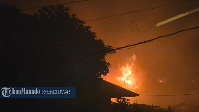 Kebakaran di Jalan Wanea, Lorong Campur Sari, Karombasan Utara, Wanea, Manado