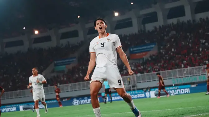 Mitchell Baker Penyerang Timnas Indonesia, Mitchell Baker. merayakan golnya ke gawang Kamboja pada laga Grup A Piala AFF 2026 di Stadion Pakansari, Bogor, Senin (27-7-2026). (Dok. aseanutdfc.com)