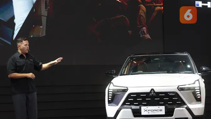 Rifat Sungkar Brand Ambasador of Mitsubishi Motors Indonesia Menghadiri peluncuran resmi Mitshubishi New Xforce HEV dalam ajang GAIKINDO Indonesia International Auto Show (GIIAS) 2026 yang berlangsung di ICE BSD City. (KLY/ Budy Santoso)