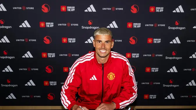 Manchester United resmi mengumumkan perekrutan kiper Timnas Wales, Karl Darlow. (Doc ManUtd)
