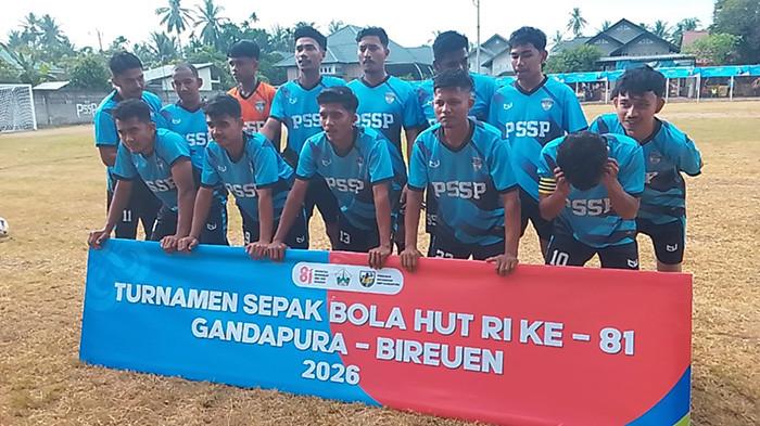 Turnamen - Dalam rangka memeriahkan HUT RI ke 81 di Gandapura digelar turnamen sepak bola antar gampong berlangsung mulai Rabu (29/7/2026) di lapangan Sepak Bola Gampong Samuti Krueng, Kecamatan Gandapura. Serambinews.com/HO