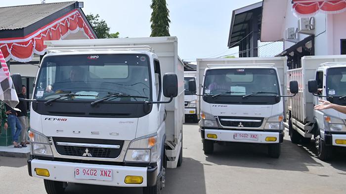 MOBIL OPERASIONAL : Deretan mobil operasional diserahkan untuk Koperasi Desa Merah Putih di Pidie dan Pidie Jaya atau Pijay. Untuk Koperasi Desa Merah Putih di Pijay diserahkan tujuh mobil operasional. FOR SERAMBINEWS.COM
