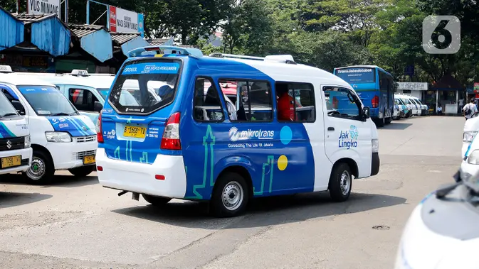 Nama JakLingko merupakan warisan dari Gubernur Anies Baswedan yang merupakan kepanjangan dari Jak yang berarti Jakarta dan Lingko yang berarti jejaring atau integrasi. (Liputan6.com/Johan Tallo)