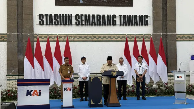 Presiden Prabowo Subianto meresmikan hasil renovasi tahap pertama bangunan cagar budaya Stasiun Semarang Tawang, Jawa Tengah (30/7/2026).  (Lizsa Egeham/Liputan6.com)