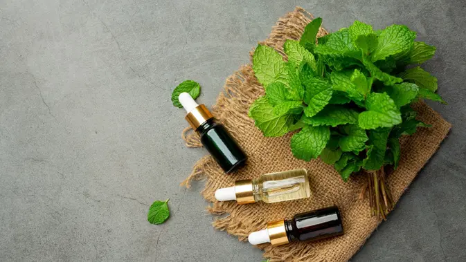 Minyak Peppermint. (Gambar: jcomp/Magnific)
