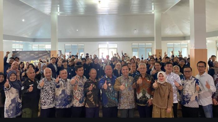 PEMBUKAAN PROGRAM MAGANG -  Pembukaan Program Studi Administrasi Pembangunan Negara (APN) Politeknik STIA LAN Bandung di Kantor Desa Lembang, Kecamatan Lembang, Bandung Barat, Jawa Barat, Kamis (30/6/2026).