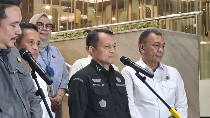 Jaksa Agung Muda Pengawasan (Jamwas) Rudi Margono Umumkan Tersangka Baru Kasus TPPU Febrie Adriansyah, Kamis (30/7/2026). (Liputa6.com/Rifqy Alief Abiyya).