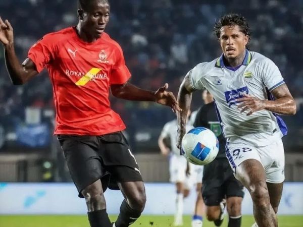 Suasana pertandingan antara Persib vs DPMM FC pada laga kedua Grup A Piala Presiden 2026 di Stadion Si Jalak Harupat, Bandung, pada Selasa (28/7/2026).