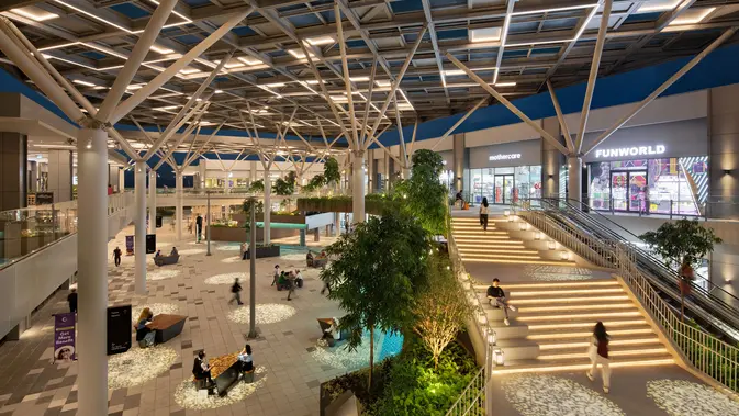 Suasana The Grand Outlet Karawang yang menjadi destinasi wisata belanja dengan lebih dari 100 outlet resmi dari berbagai brand. (dok. The Grand Outlet Karawang)