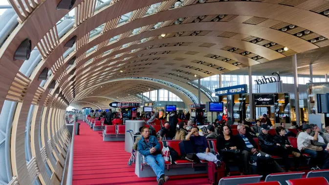 Paris Charles de Gaulle Airport (CDG): 69 juta di 2017