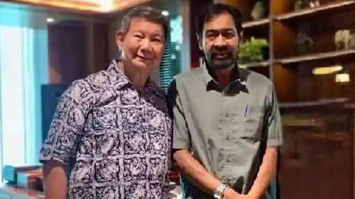 Gubernur Aceh, Muzakir Manaf berfoto bersama Utusan Khusus Presiden Hashim Djojohadikusumo