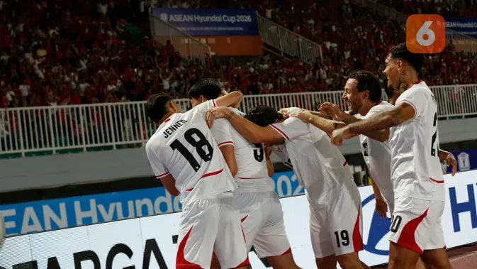 Timnas Indonesia merayakan gol ke gawang Kamboja pada laga Grup A Piala AFF 2026 di Stadion Pakansari, Bogor, Senin (27-7-2026). (Kapanlagi.com/Budy Santoso)