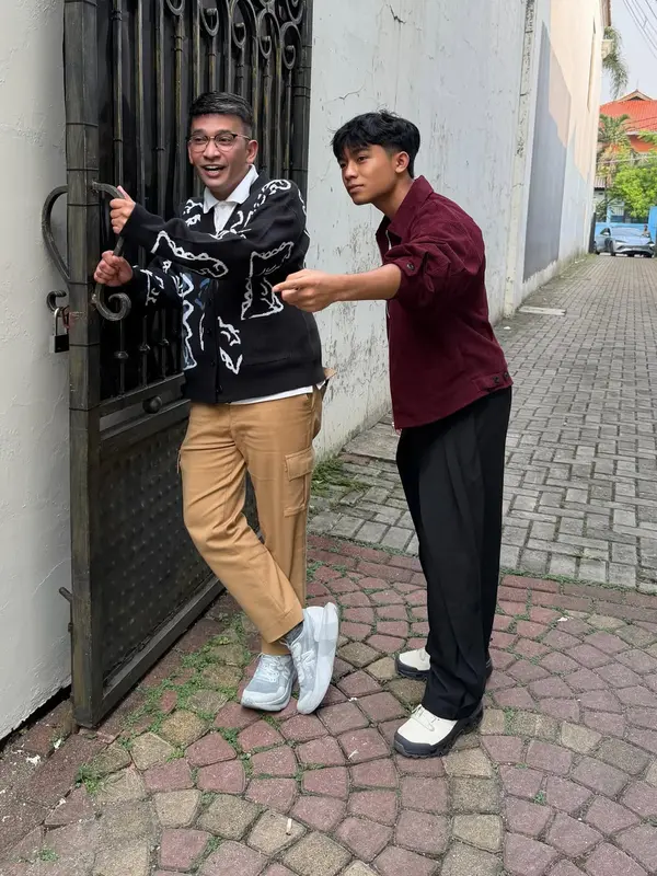 Betrand Peto kini jadi penguat bagi Ruben Onsu di tengah cobaan hidup. Ia menyebut suasana hati Ruben Onsu di depan dan belakang kamera beda jauh. (Foto: Dok. Instagram @betrandpetoputraonsu)