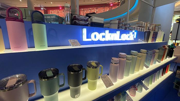 Produk-produk Pop-Up Store LocknLock Cabang di Gaia Bumi Raya City Mall, Kubu Raya, pada Jumat (31/7/2026).