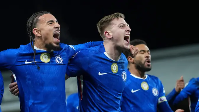 Dua gol kemenangan Fulham dicetak oleh Raul Jimenez dan Harry Wilson. Chelsea sempat menyamakan kedudukan melalui Liam Delap. (AP Photo/Dave Shopland)