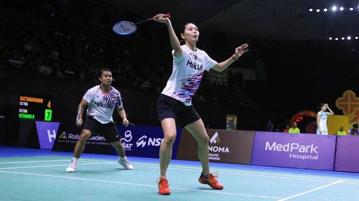 REHAN/GLORIA - Ganda campuran Rehan Naufal/Gloria Widjaja melawan Rinov Rivaldy/Lisa Ayu Kusumawati dalam ajang Thailand Masters 2025 di Nimibutr Stadium, Bangkok, Thailand, pada 29 Januari 2025.