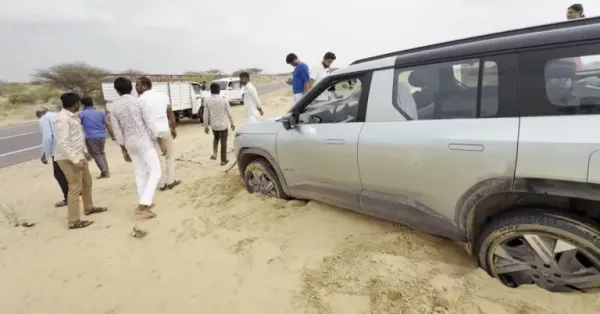 sierra.ev-stuck-in-sand-rescue sierra.ev-stuck-in-sand-rescue