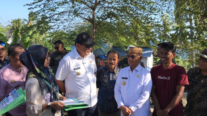 Gubernur Gorontalo Gusnar Ismail tinjau penerima ddddd