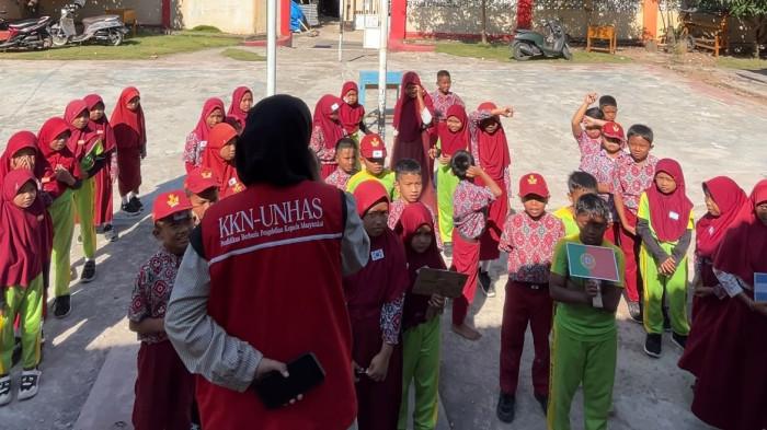 2026-08-01 - Mahasiswa KKN Unhas di SD Inpres Parampangi 3