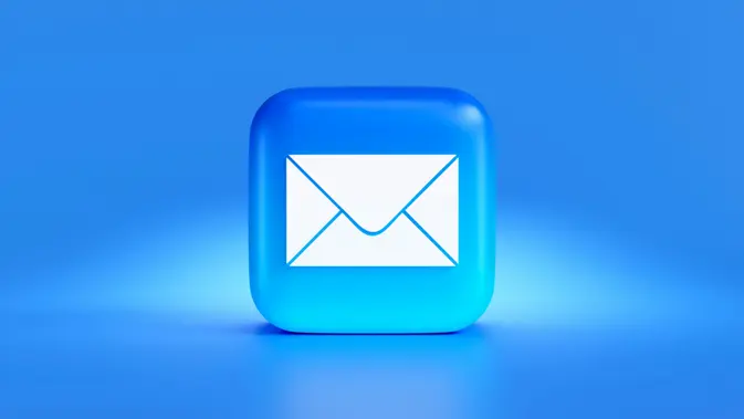 Apa itu CC di Email/Photo by Mariia Shalabaieva on Unsplash