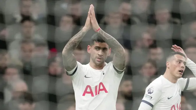 Tottenham sebenarnya unggul lebih dahulu lewat gol Cristian Romero di menit ke-11. (AP Photo/Kin Cheung)
