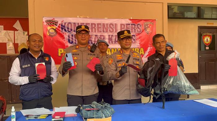 PENANGKAPAN - Tim Opsnal Polsek Telanaipura menangkap pelaku penikaaman di Pasar Angso Duo Jami pada Jumat (24/7/2026) sekitar pukul 00.30 WIB.