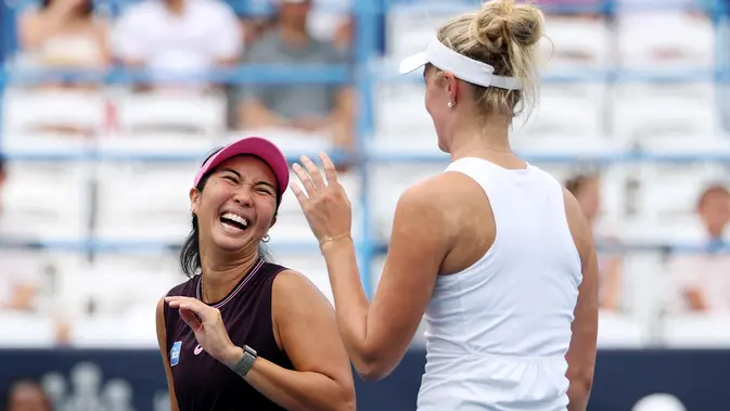 Aldila Sutjiadi dan Erin Routliffe Angkat Trofi Ganda WTA 500 DC Open 2026 (AFP)
