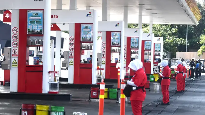 Stasiun Pengisian Bahan Bakar Umum (SPBU) yang dioperasikan PT Pertamina Patra Niaga menjalankan penugasan Mandatori Biodiesel B50 di Rest Area KM 57, Karawang, Jawa Barat. (Dok Pertamina)