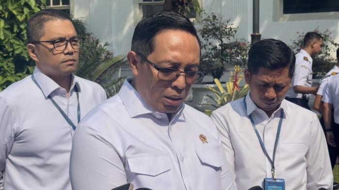 Penasihat Khusus Presiden Bidang Komunikasi, Hasan Nasbi, menegaskan pihaknya tidak akan mengintervensi terkait eks Jaksa Agung Muda Bidang Tindak Pidana Khusus (Jampidsus), Febrie Adriansyah yang tidak kunjung ditahan Kejaksaan Agung RI.