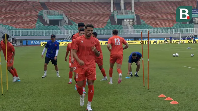 Do Hoang Hen yang sebelumnya bernama Hendrio berlatih di Stadion Pakansari, Bogor, Minggu (2/8/2026). (Bola.com/Hery Kurniawan)
