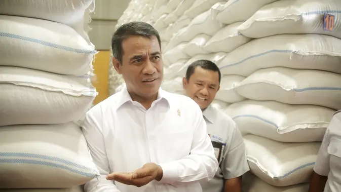 Jumlah stok beras selama masa Menteri Pertanian (Mentan) Amran Sulaiman menjabat menjadi suatu kebanggan yang harus diakui dalam sejarah Indonesia.