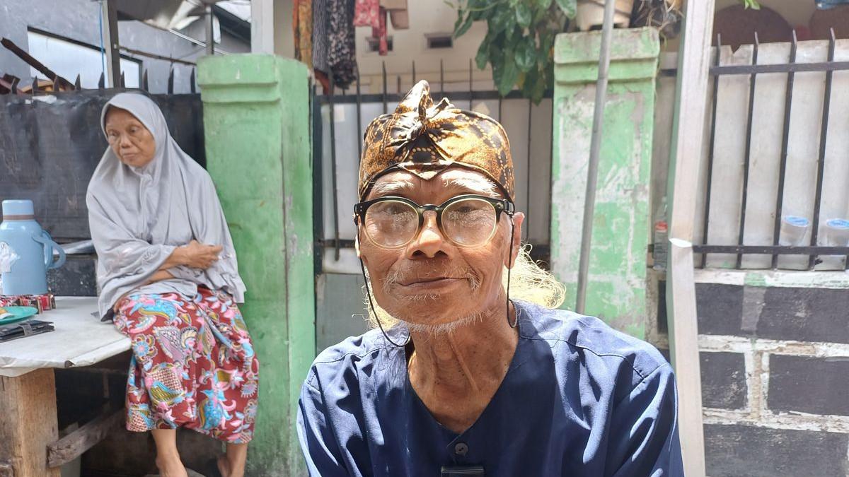 AKTOR SENIOR - Diding Boneng saat ditemui di rumahnya di kawasan Kelurahan Pegangsaan, Menteng, Jakarta Pusat, Selasa (30/12/2025)